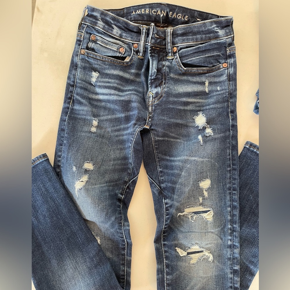 American Eagle Move Free Skinny Jeans, Distressed. 28/32